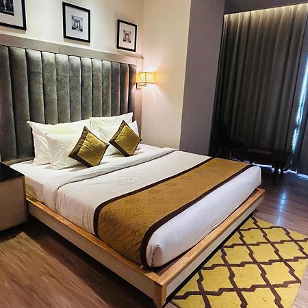 Hotel Sakura Gold คูร์เคาน์ ภายนอก รูปภาพ