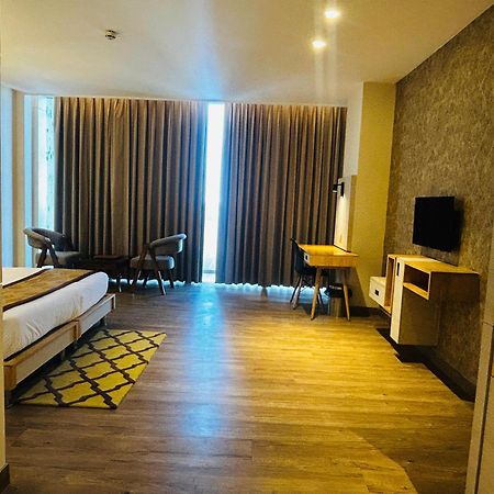 Hotel Sakura Gold คูร์เคาน์ ภายนอก รูปภาพ