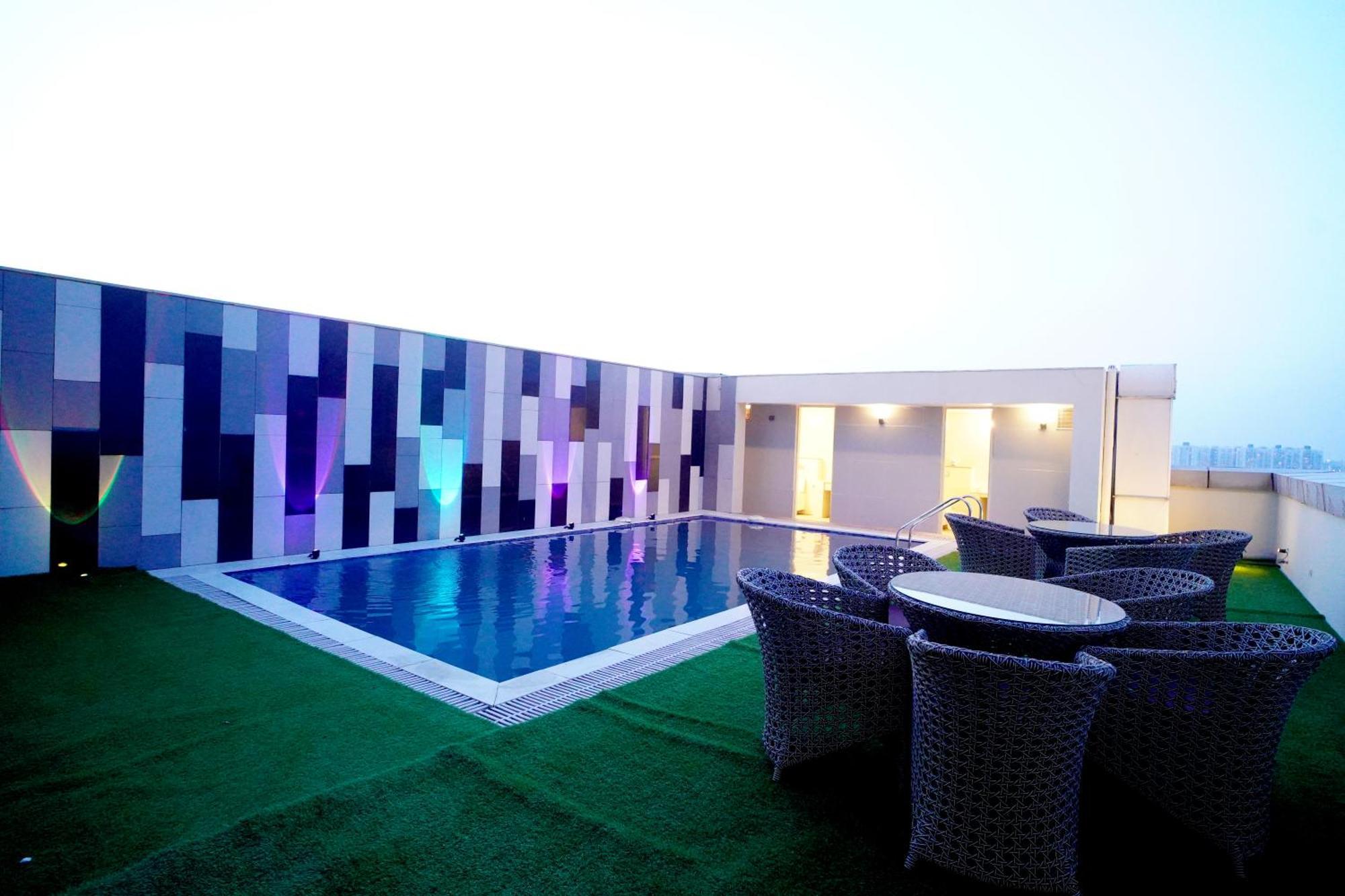 Hotel Sakura Gold คูร์เคาน์ ภายนอก รูปภาพ