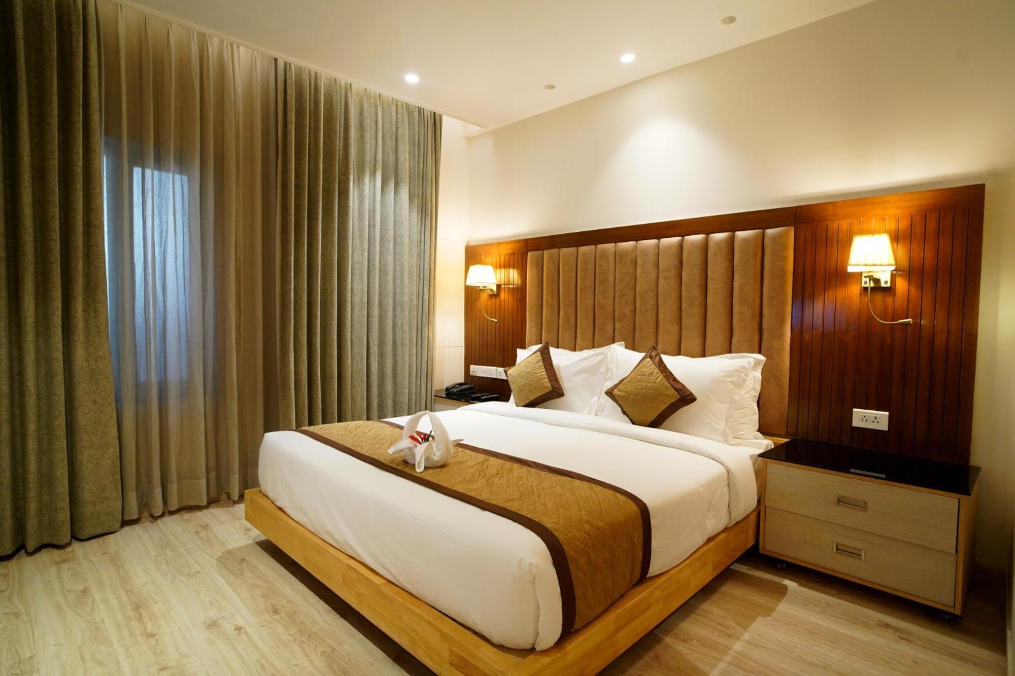 Hotel Sakura Gold คูร์เคาน์ ภายนอก รูปภาพ