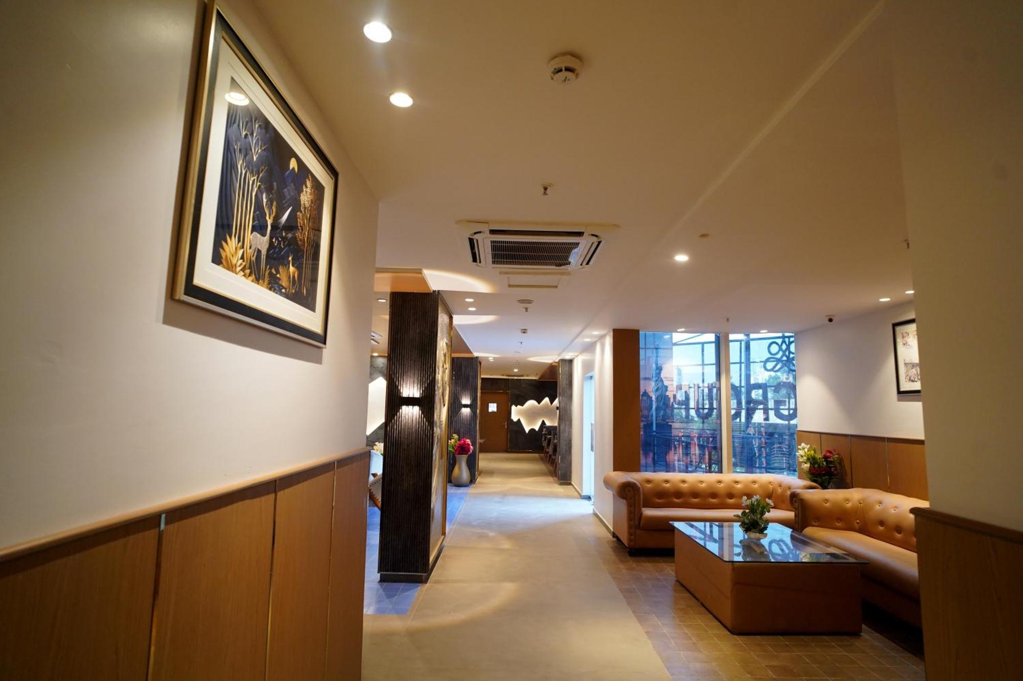 Hotel Sakura Gold คูร์เคาน์ ภายนอก รูปภาพ