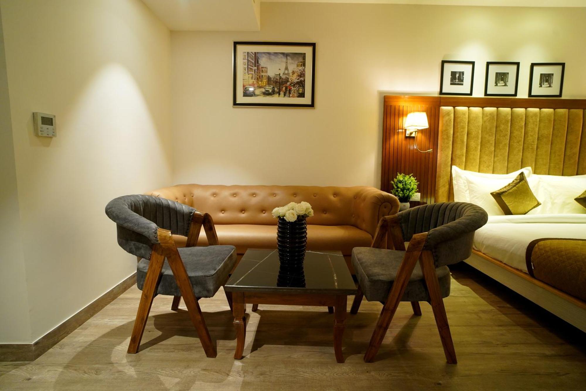 Hotel Sakura Gold คูร์เคาน์ ภายนอก รูปภาพ