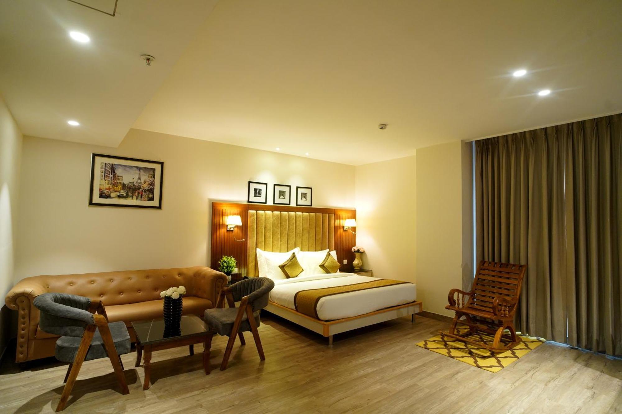 Hotel Sakura Gold คูร์เคาน์ ภายนอก รูปภาพ