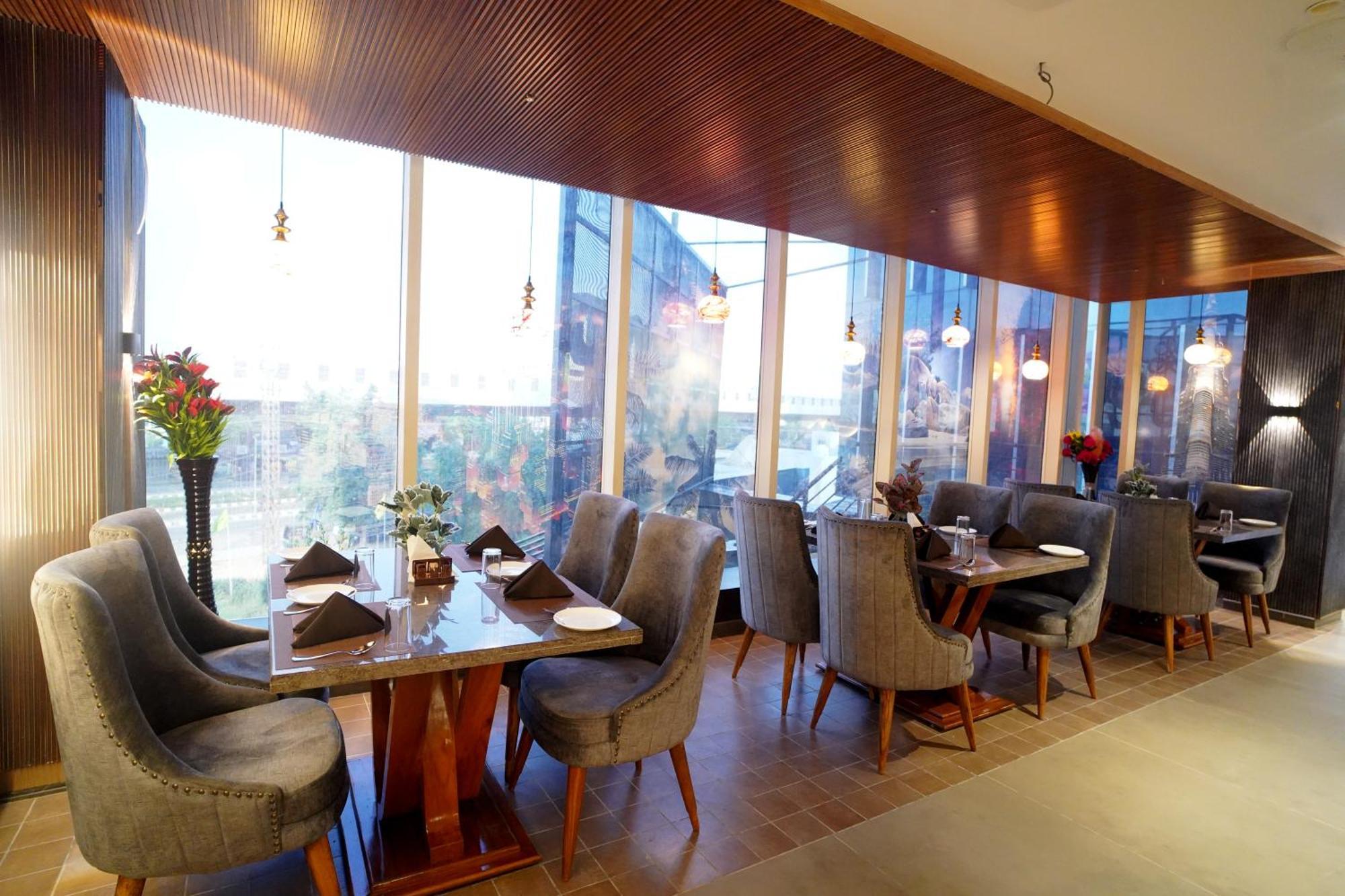 Hotel Sakura Gold คูร์เคาน์ ภายนอก รูปภาพ