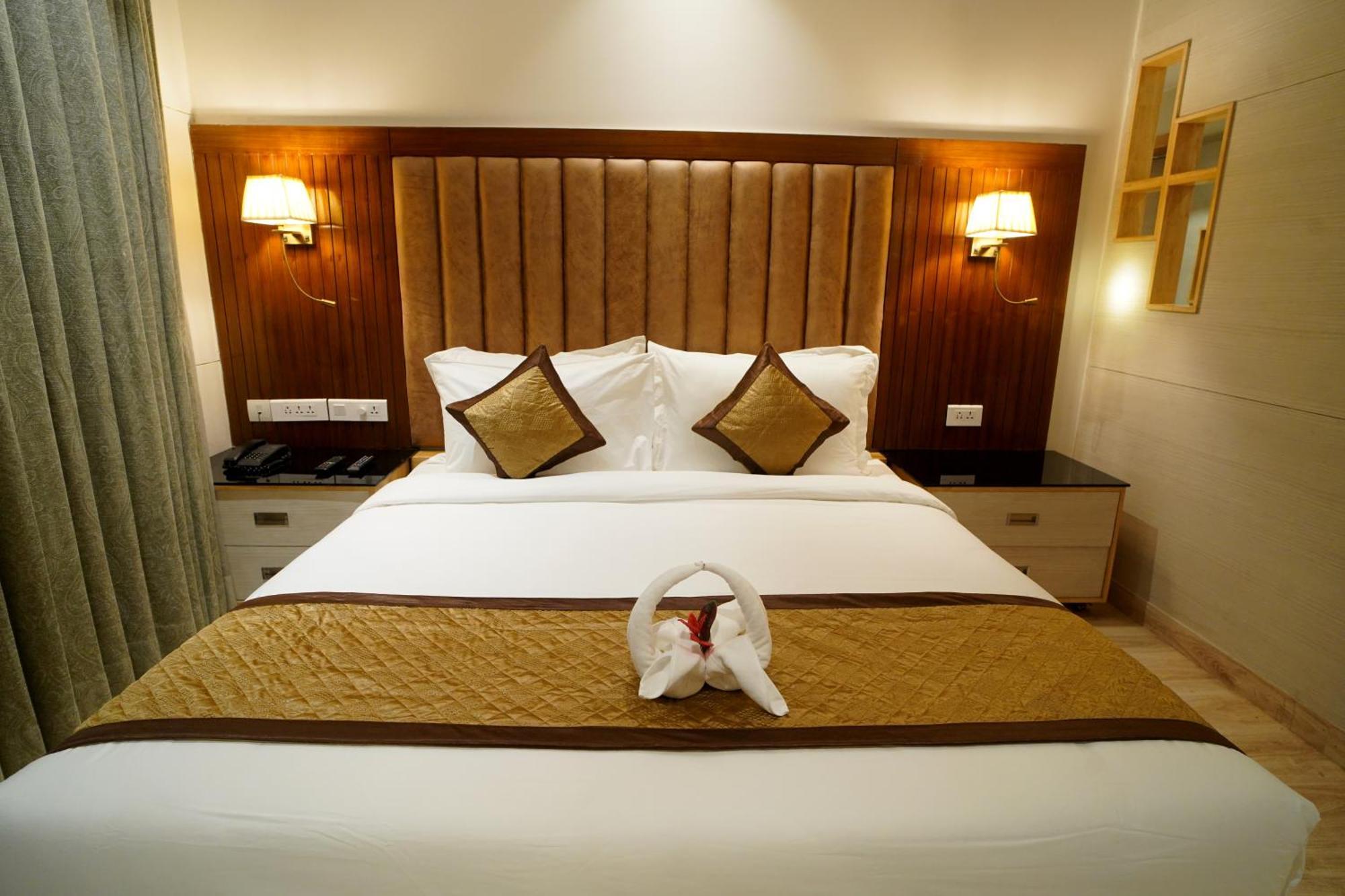 Hotel Sakura Gold คูร์เคาน์ ภายนอก รูปภาพ