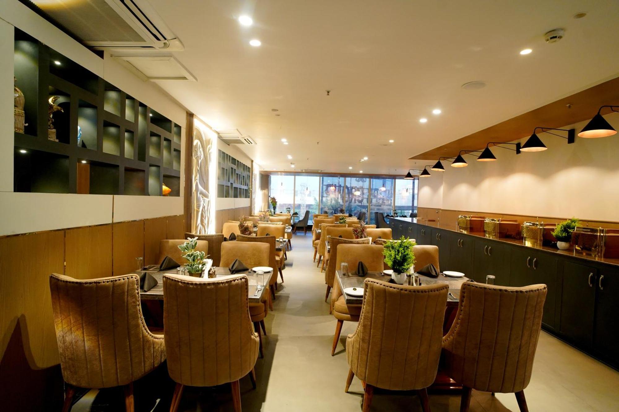 Hotel Sakura Gold คูร์เคาน์ ภายนอก รูปภาพ