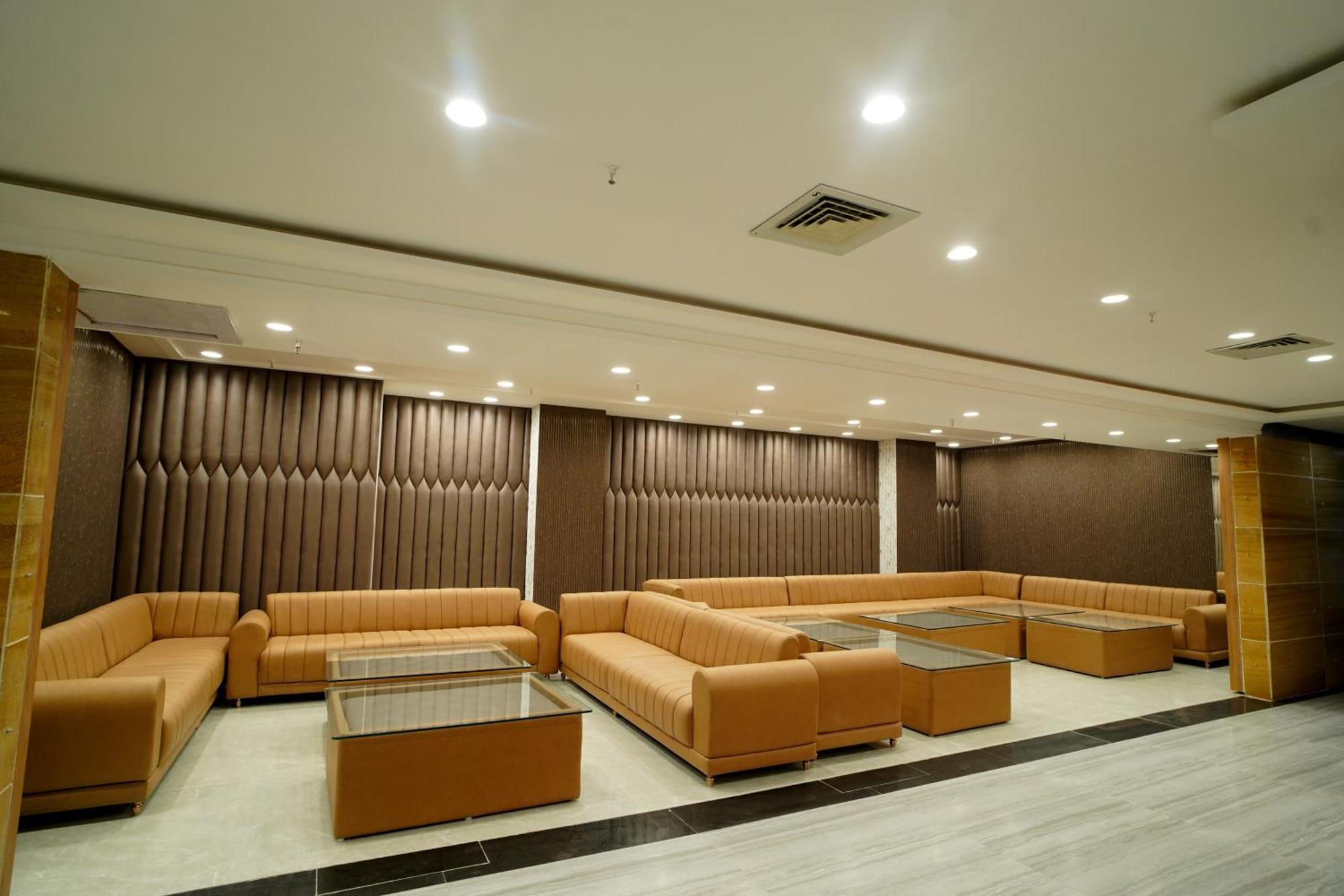 Hotel Sakura Gold คูร์เคาน์ ภายนอก รูปภาพ
