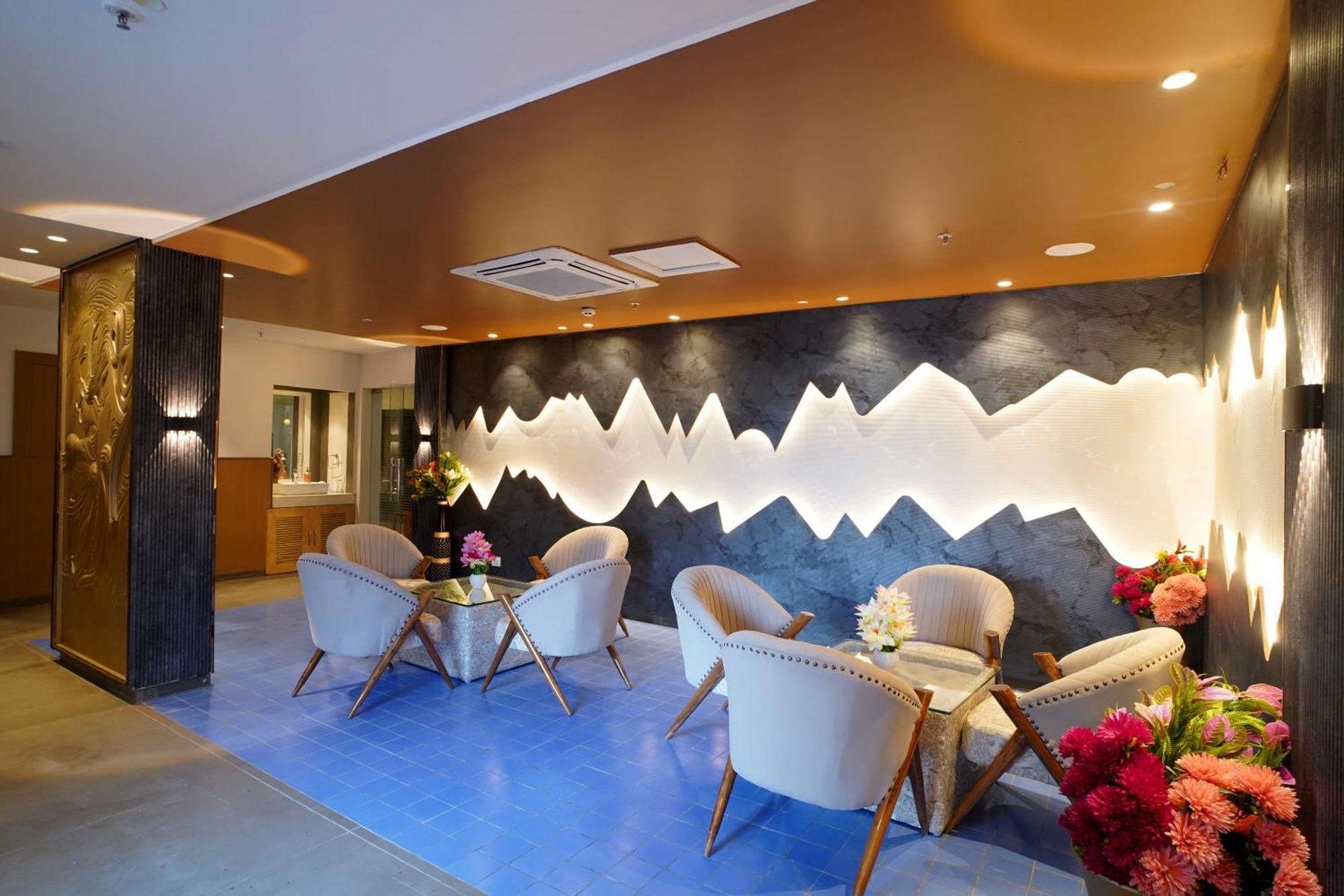 Hotel Sakura Gold คูร์เคาน์ ภายนอก รูปภาพ