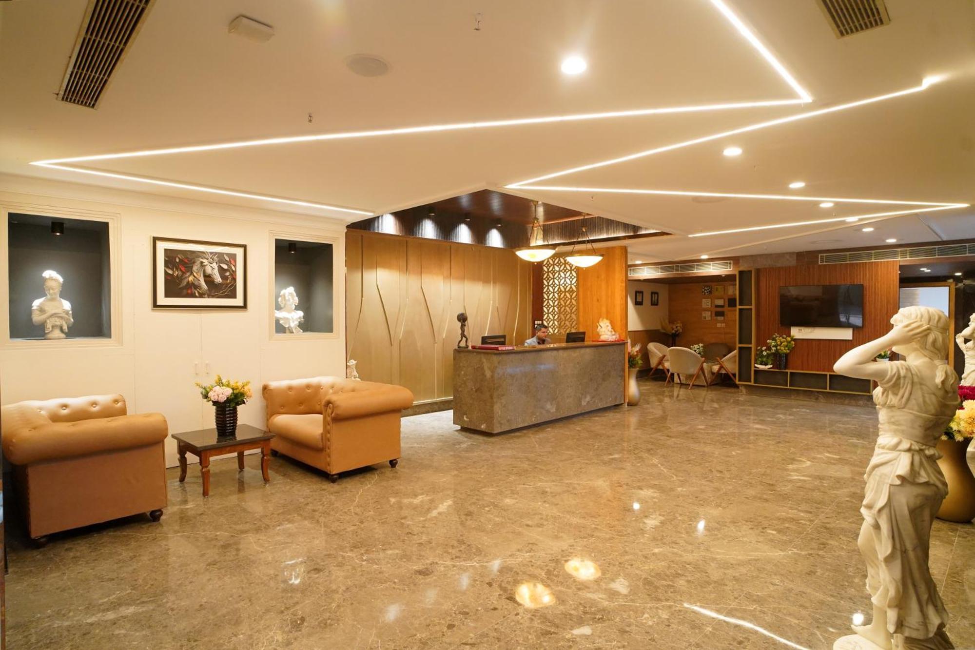 Hotel Sakura Gold คูร์เคาน์ ภายนอก รูปภาพ