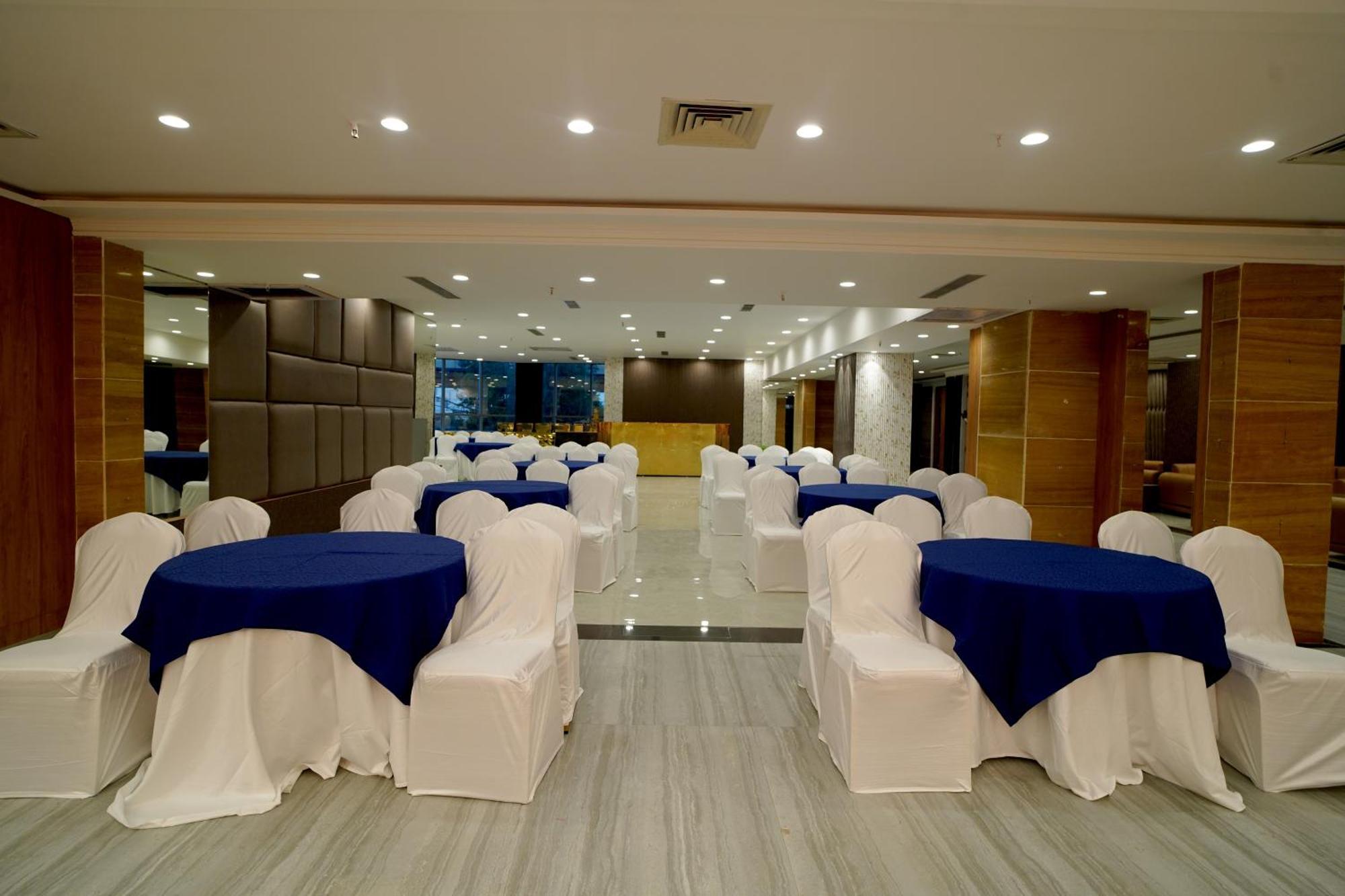 Hotel Sakura Gold คูร์เคาน์ ภายนอก รูปภาพ