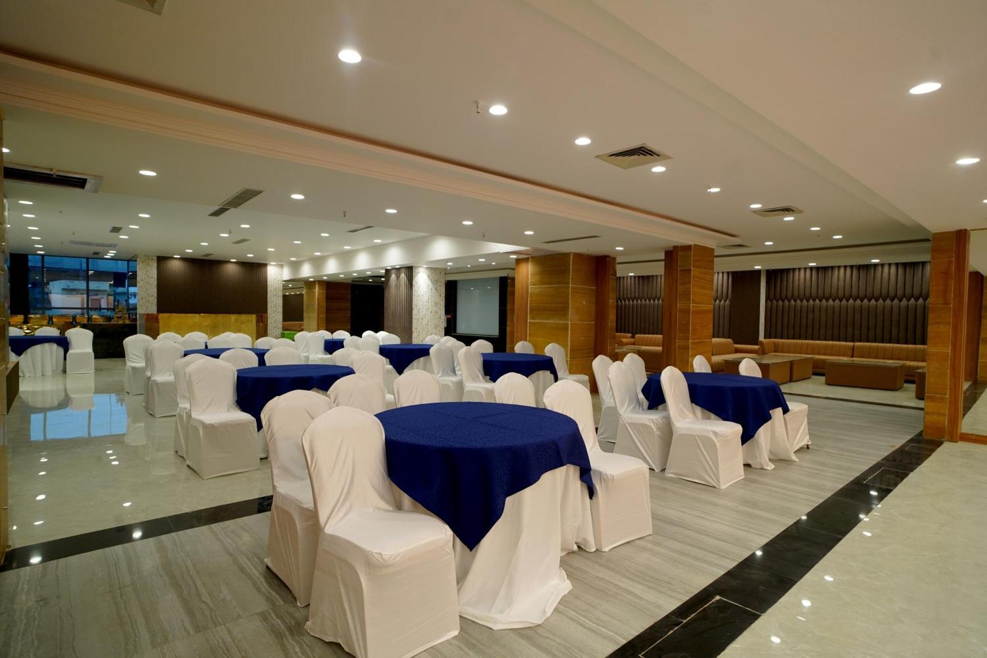 Hotel Sakura Gold คูร์เคาน์ ภายนอก รูปภาพ