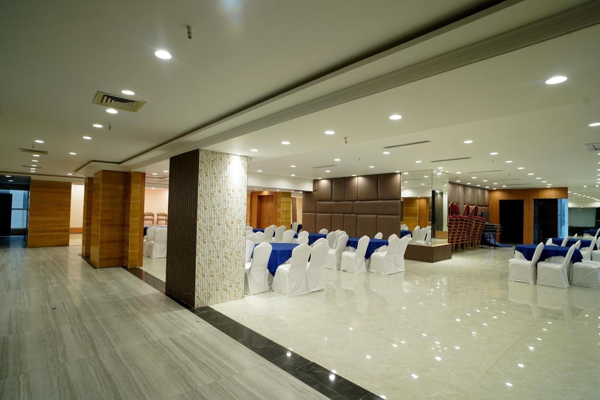 Hotel Sakura Gold คูร์เคาน์ ภายนอก รูปภาพ