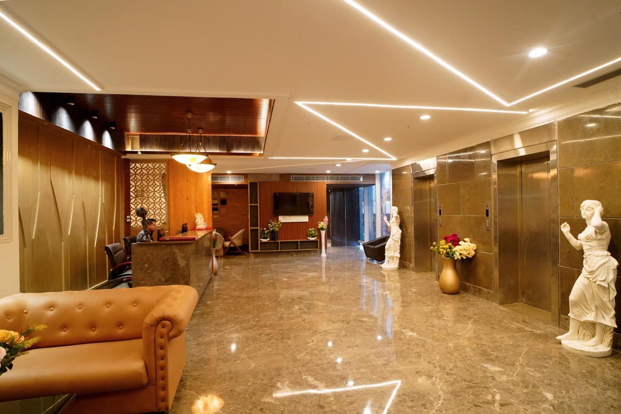 Hotel Sakura Gold คูร์เคาน์ ภายนอก รูปภาพ