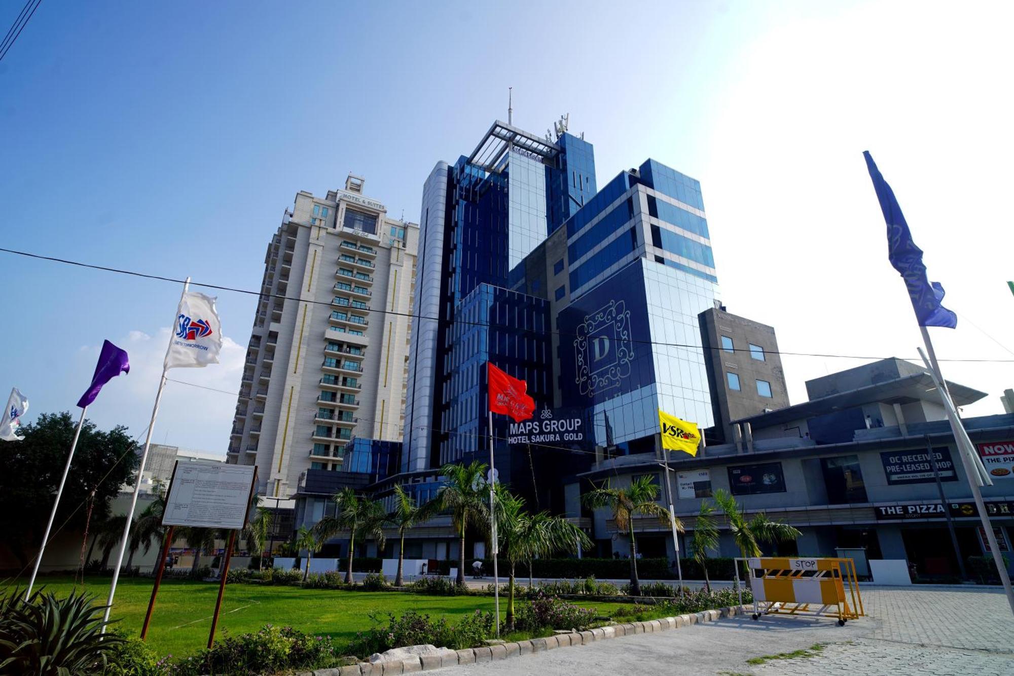 Hotel Sakura Gold คูร์เคาน์ ภายนอก รูปภาพ