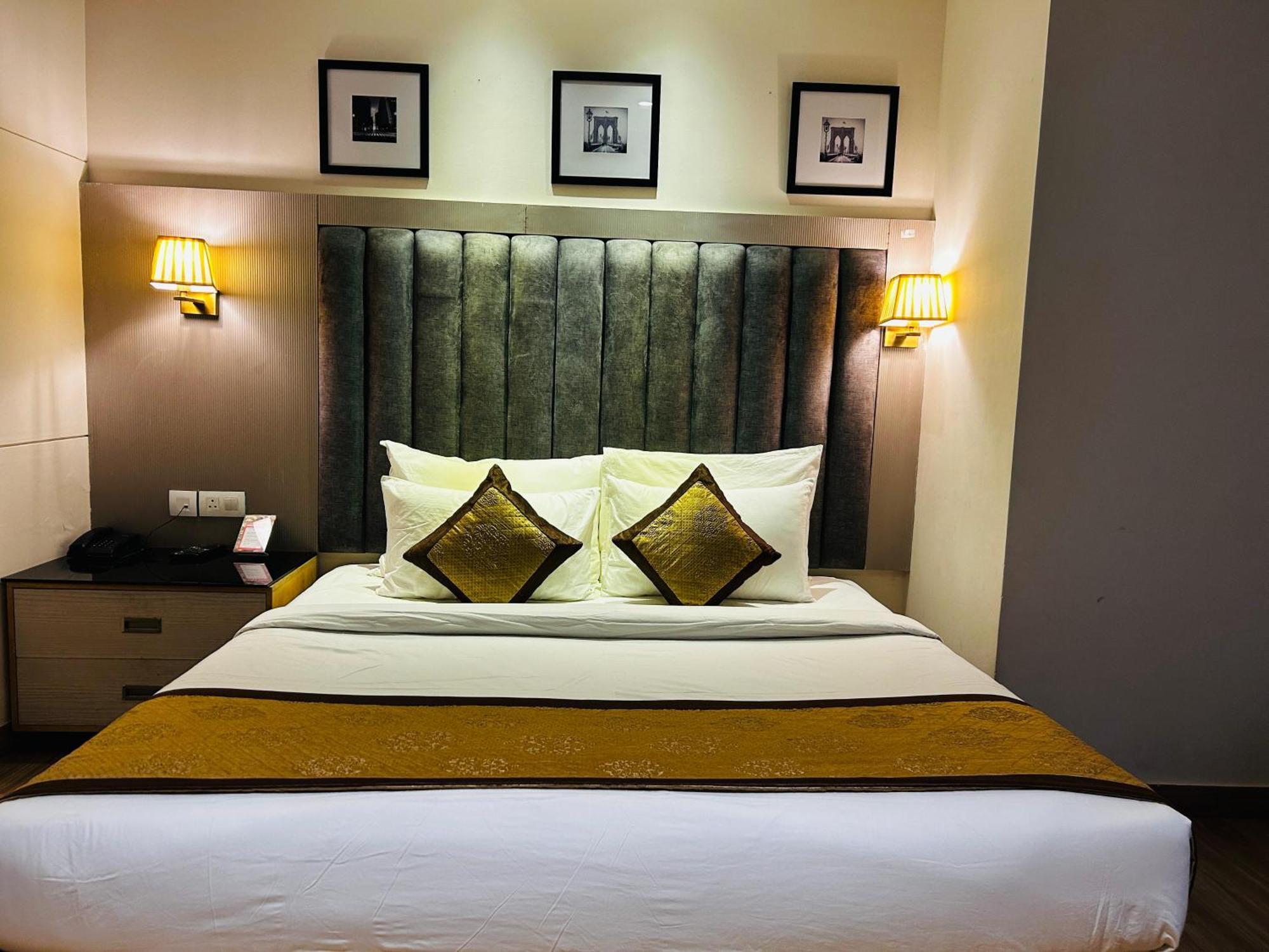 Hotel Sakura Gold คูร์เคาน์ ภายนอก รูปภาพ