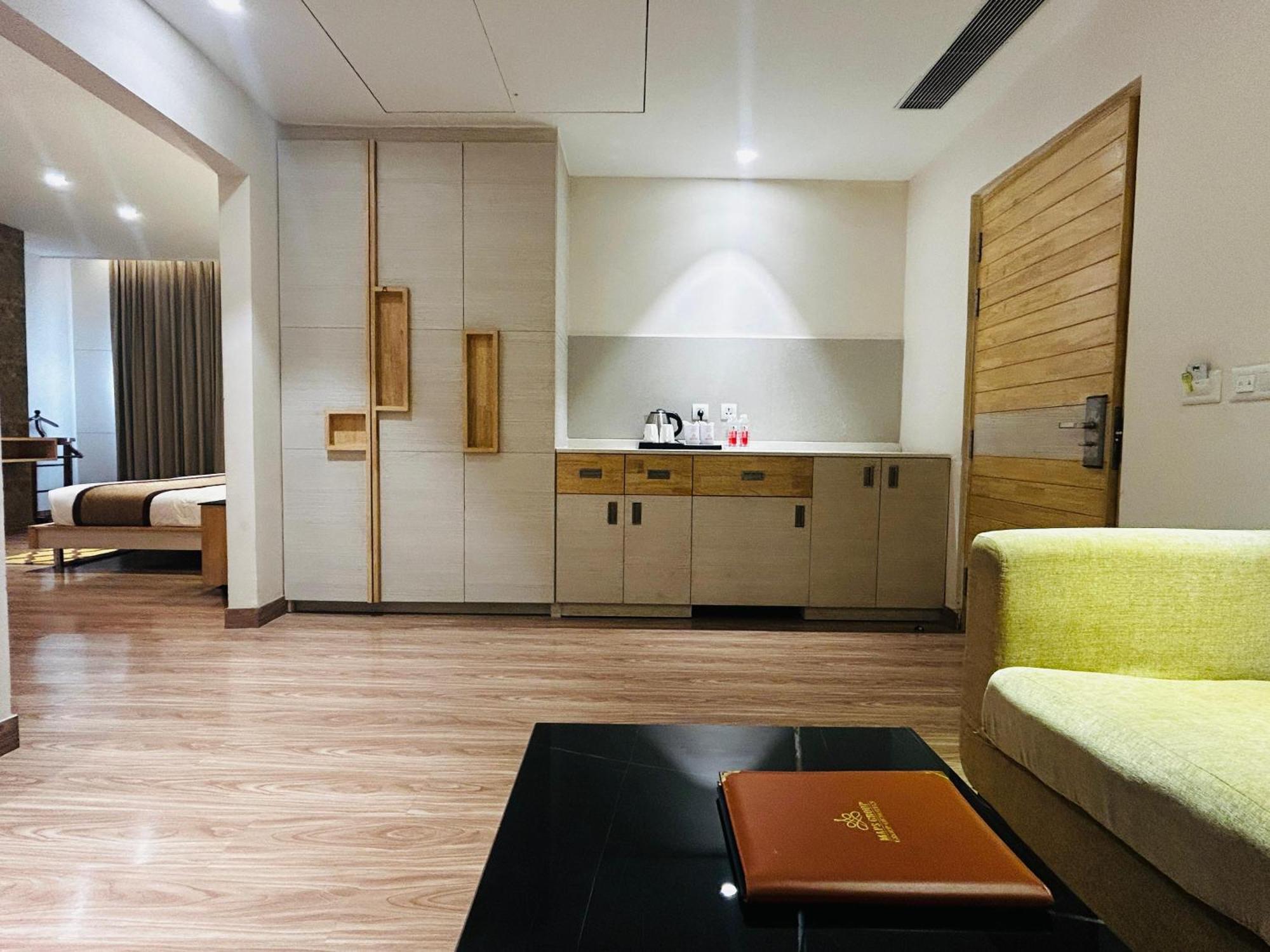 Hotel Sakura Gold คูร์เคาน์ ภายนอก รูปภาพ