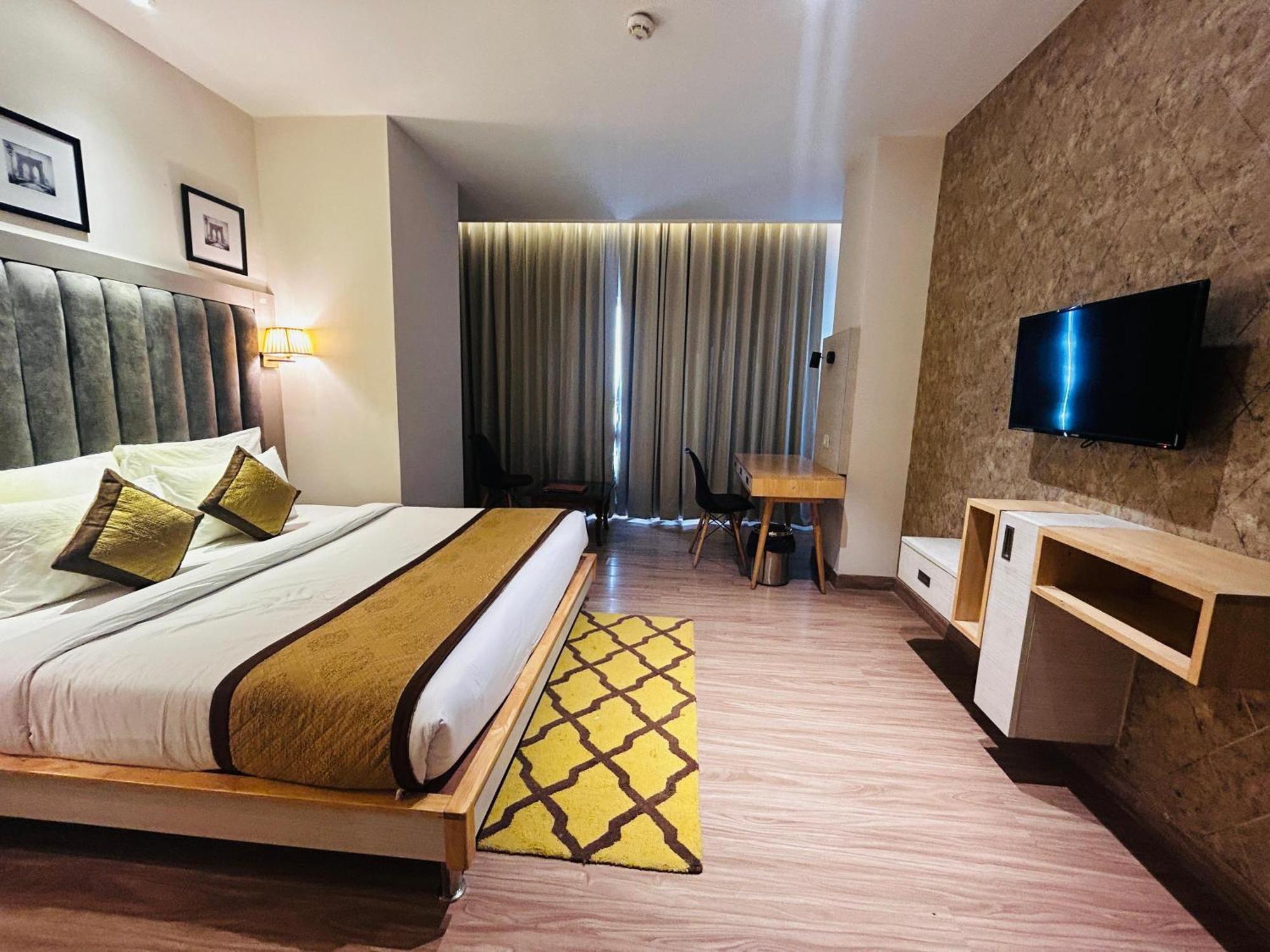 Hotel Sakura Gold คูร์เคาน์ ภายนอก รูปภาพ