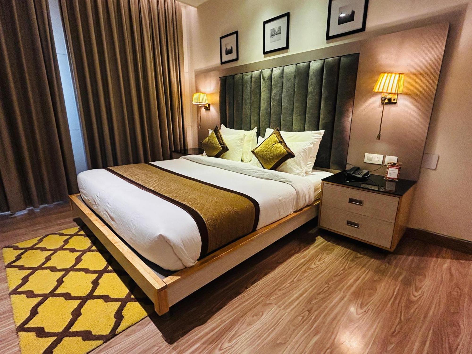 Hotel Sakura Gold คูร์เคาน์ ภายนอก รูปภาพ