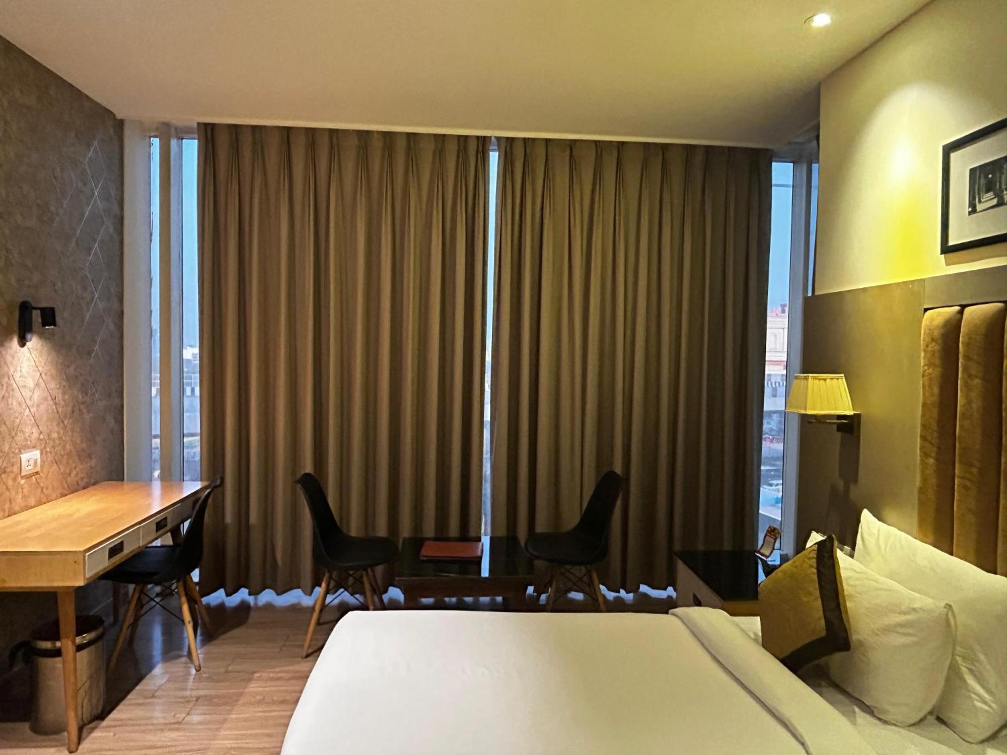 Hotel Sakura Gold คูร์เคาน์ ภายนอก รูปภาพ