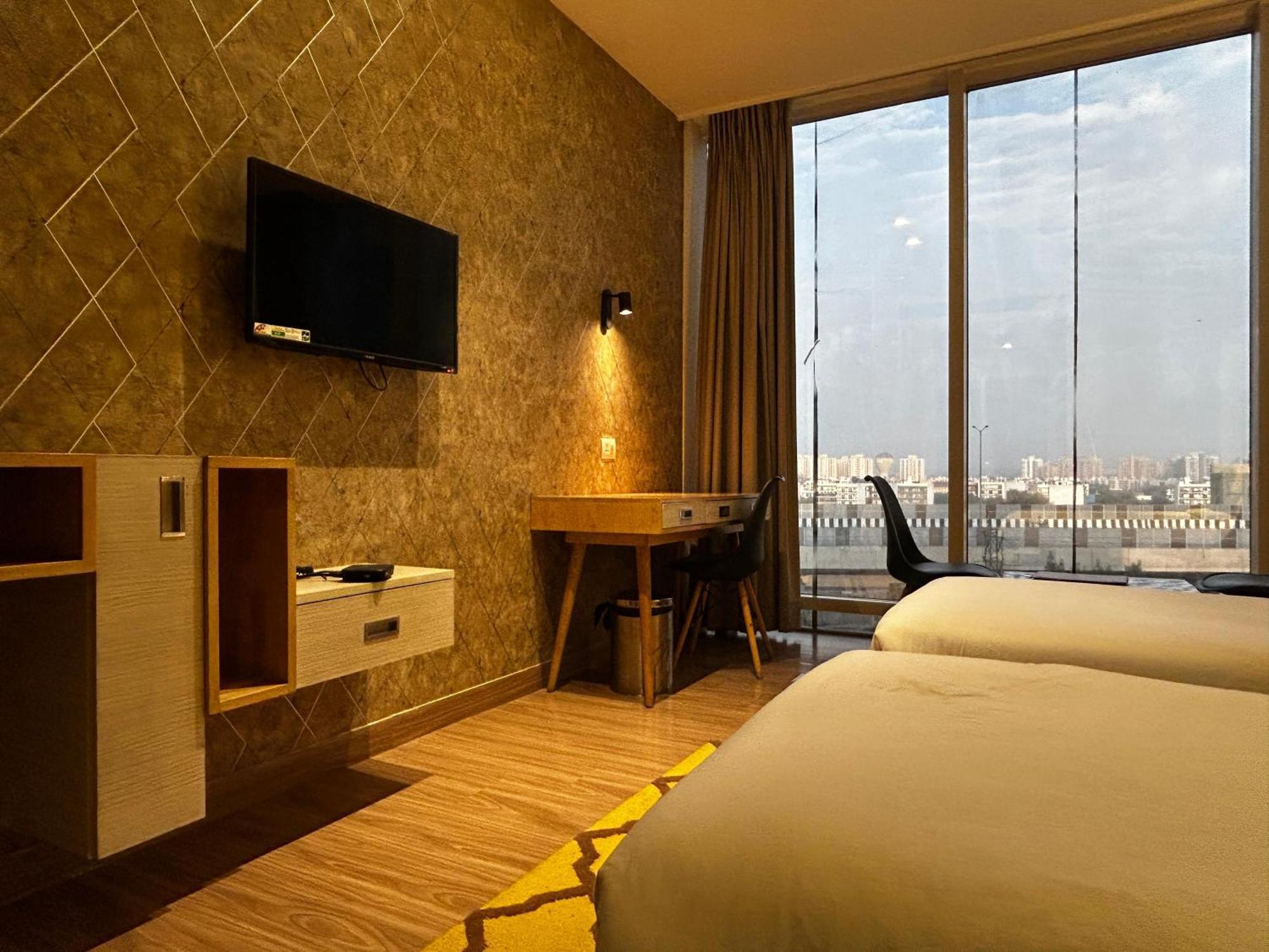 Hotel Sakura Gold คูร์เคาน์ ภายนอก รูปภาพ
